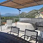 Panoramico Apartment, Private Jacuzzi Διαμέρισμα *