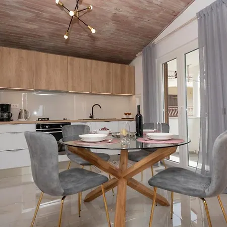 Panoramico Apartment, Private Jacuzzi Διαμέρισμα Brela