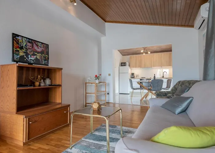 شقة Panoramico Apartment, Private Jacuzzi بريلا