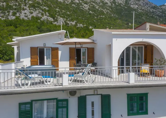 Panoramico Apartment, Private Jacuzzi * بريلا