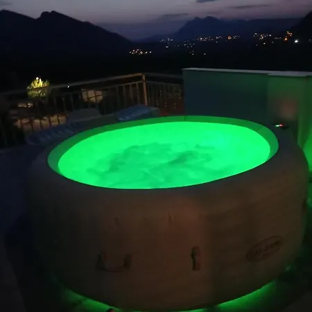 Panoramico Apartment, Private Jacuzzi דירה *