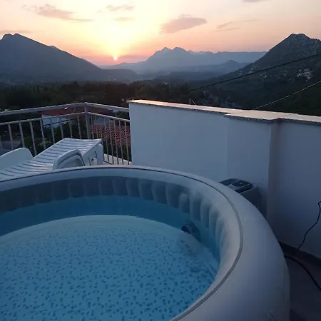 Appartement Panoramico Apartment, Private Jacuzzi *